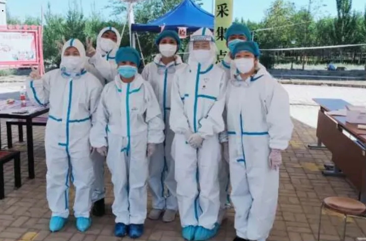 向白衣天使致敬！